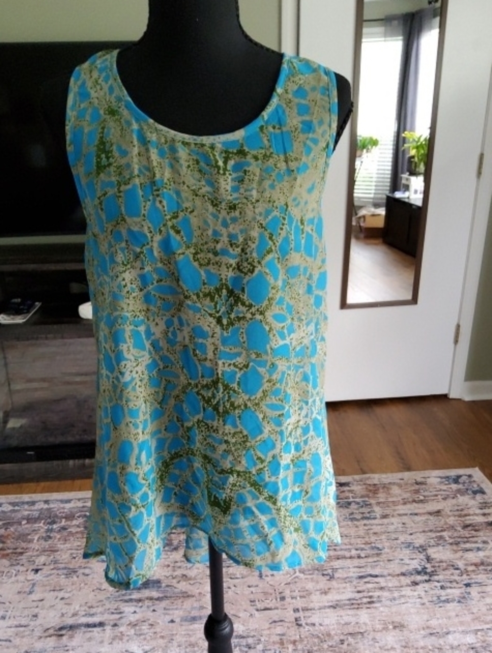 Angie Sheer Flowy Sleeveless Top NWT Large Keyhole Back High Low